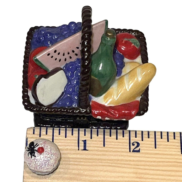 Cooking Club Of America Porcelain Picnic Basket Trinket Box with Cupcake & COA - Picture 9 of 15